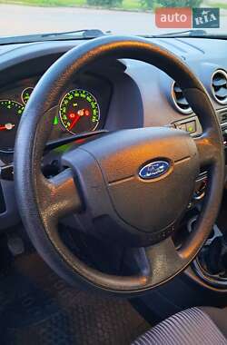 Хэтчбек Ford Fusion 2007 в 