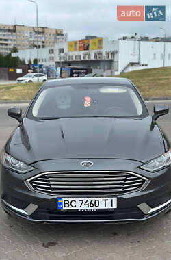 Седан Ford Fusion 2016 в 