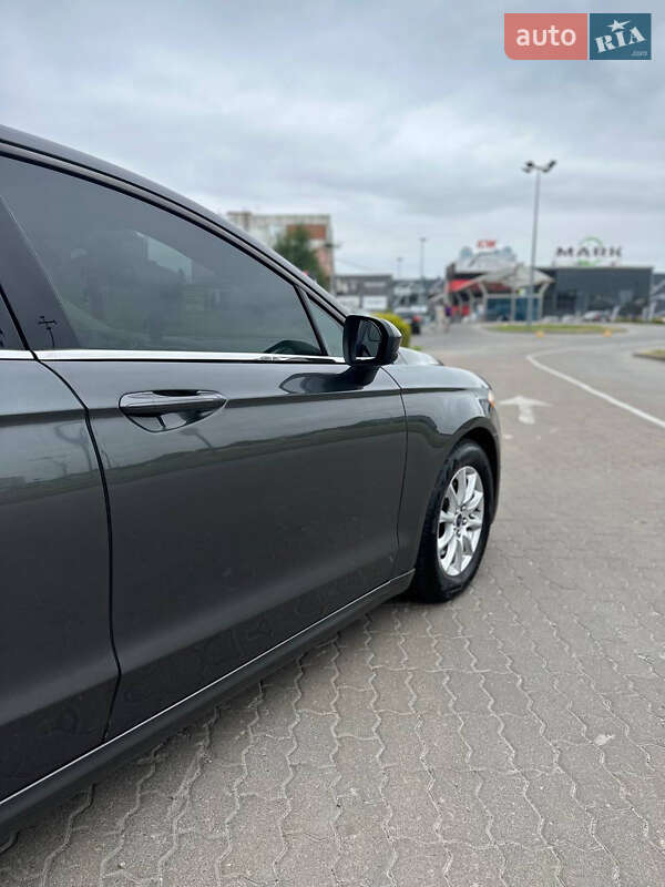 Седан Ford Fusion 2016 в Львові