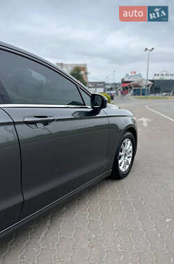 Седан Ford Fusion 2016 в 