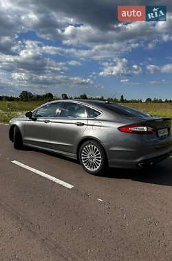 Седан Ford Fusion 2012 в 