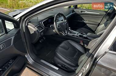Седан Ford Fusion 2012 в 