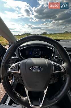 Седан Ford Fusion 2012 в 