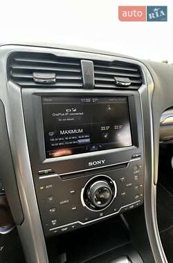 Седан Ford Fusion 2012 в 