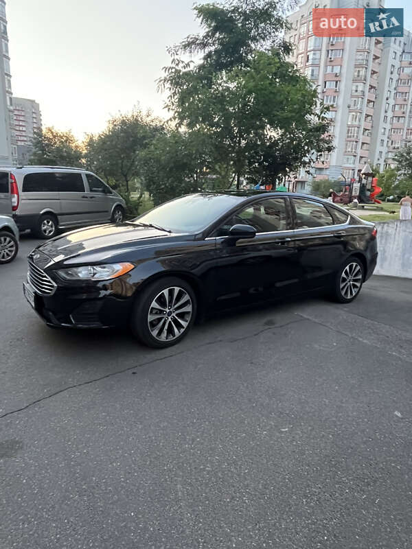 Седан Ford Fusion 2019 в Києві