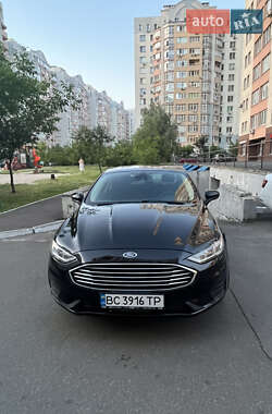 Седан Ford Fusion 2019 в 
