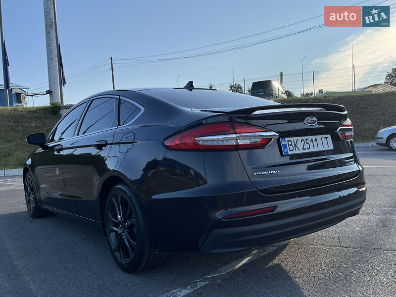 Седан Ford Fusion 2018 в Вінниці