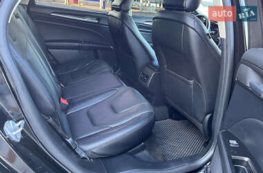 Седан Ford Fusion 2018 в 