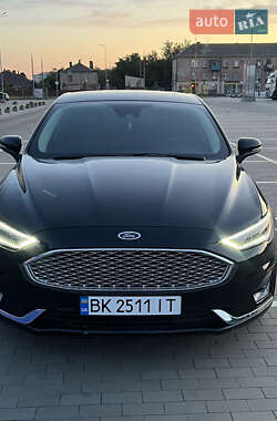 Седан Ford Fusion 2018 в 