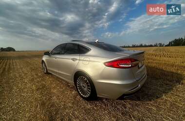 Седан Ford Fusion 2018 в 