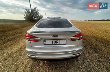 Седан Ford Fusion 2018 в 