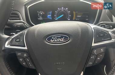 Седан Ford Fusion 2018 в 
