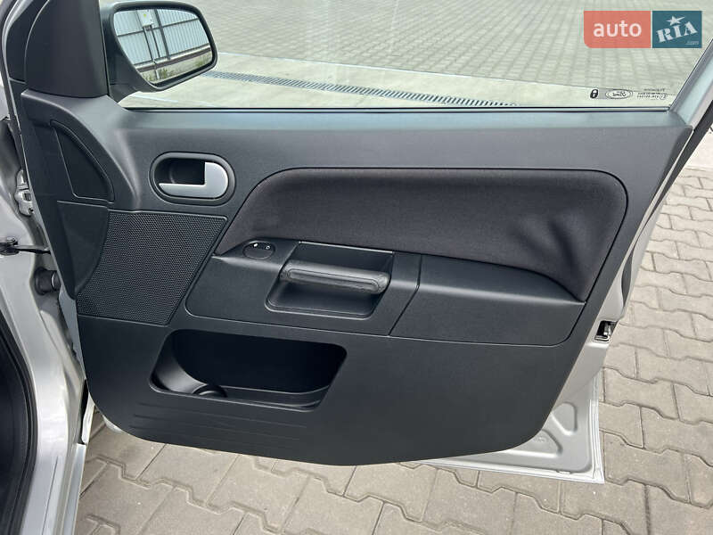 Хетчбек Ford Fusion 2007 в Луцьку