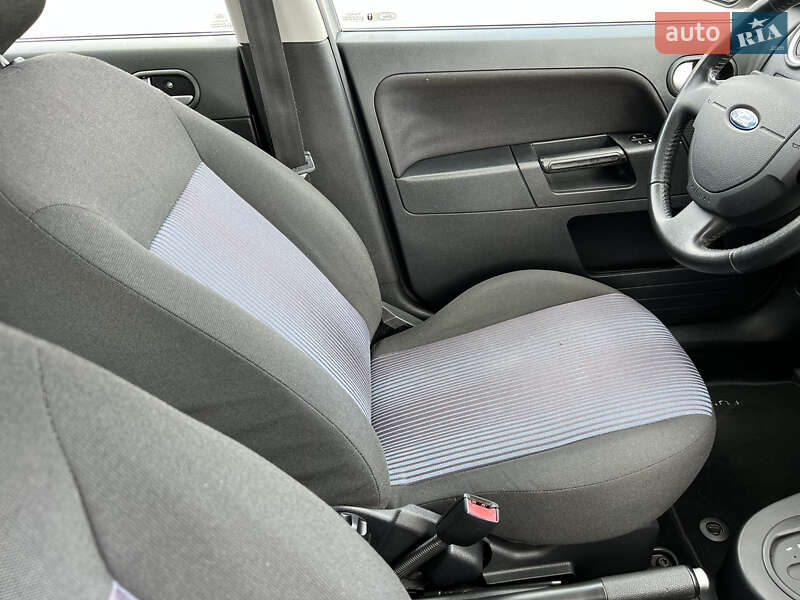 Хетчбек Ford Fusion 2007 в Луцьку
