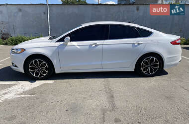 Седан Ford Fusion 2013 в 