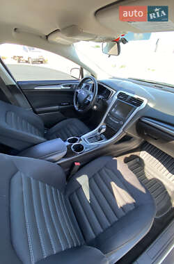 Седан Ford Fusion 2013 в 