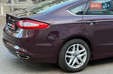 Седан Ford Fusion 2013 в 