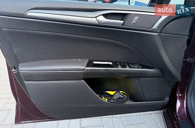 Седан Ford Fusion 2013 в 