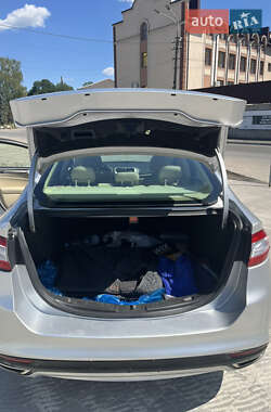 Седан Ford Fusion 2014 в 