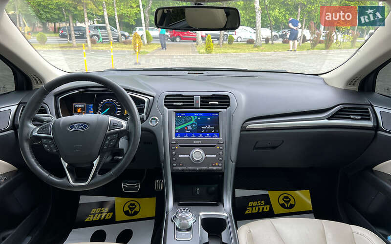 Седан Ford Fusion 2018 в Львові