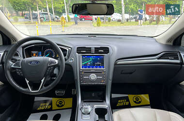Седан Ford Fusion 2018 в 
