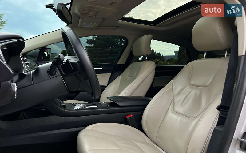 Седан Ford Fusion 2018 в Львові