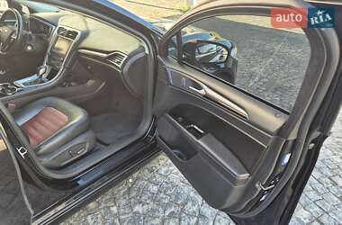 Седан Ford Fusion 2015 в 