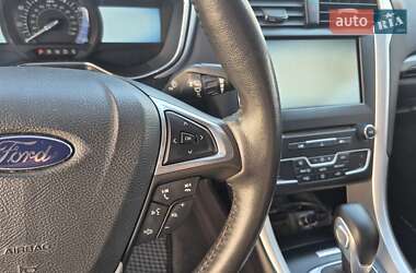 Седан Ford Fusion 2015 в 