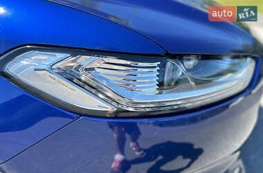 Седан Ford Fusion 2015 в 