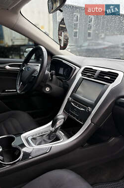 Седан Ford Fusion 2014 в 