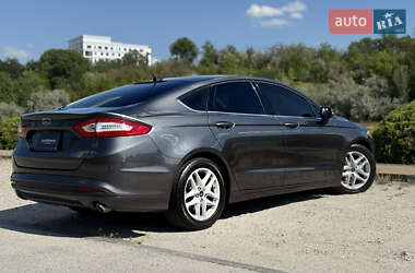 Седан Ford Fusion 2014 в 