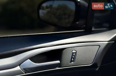 Седан Ford Fusion 2014 в 