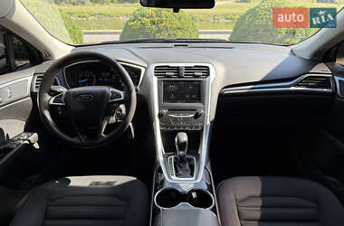Седан Ford Fusion 2014 в 
