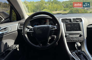 Седан Ford Fusion 2014 в 