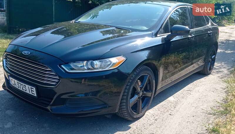 Седан Ford Fusion 2013 в 