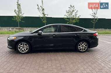 Седан Ford Fusion 2015 в 