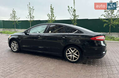 Седан Ford Fusion 2015 в 