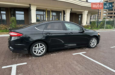 Седан Ford Fusion 2015 в 