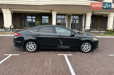 Седан Ford Fusion 2015 в 