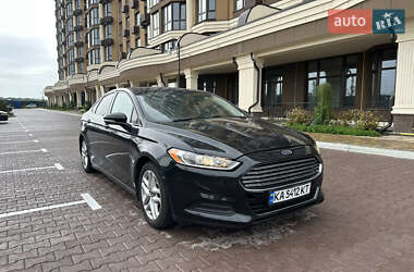 Седан Ford Fusion 2015 в 