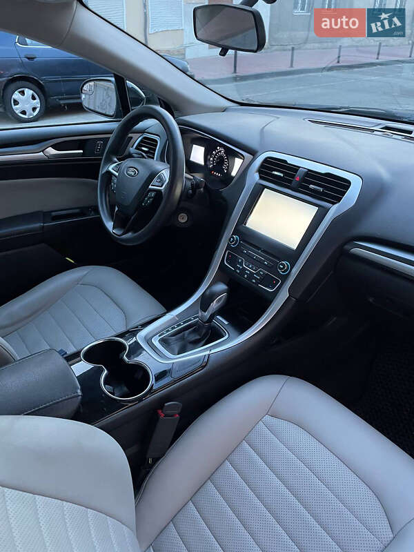 Седан Ford Fusion 2014 в Одесі