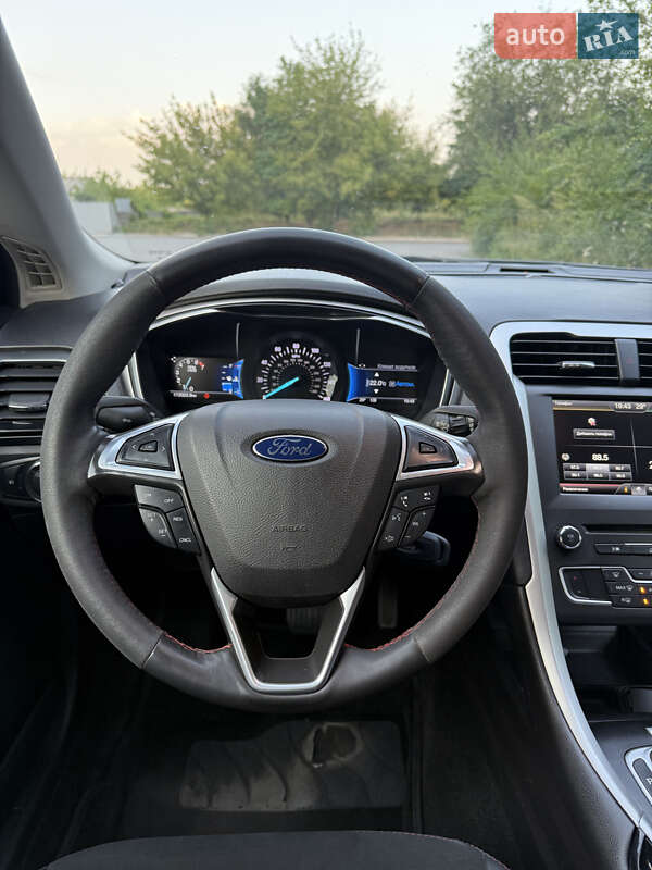 Седан Ford Fusion 2015 в Дніпрі