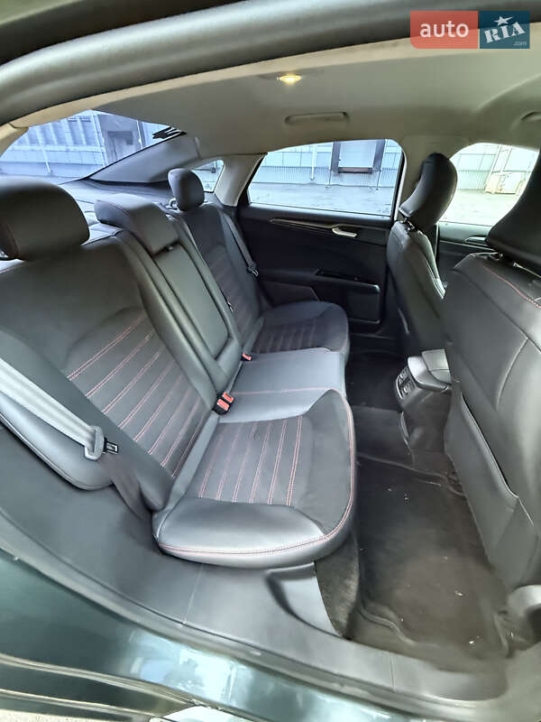 Седан Ford Fusion 2015 в Дніпрі