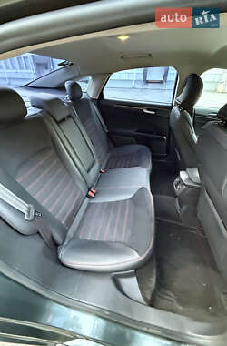 Седан Ford Fusion 2015 в 