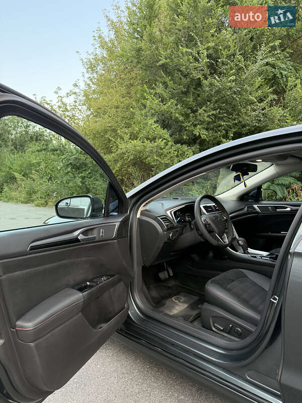 Седан Ford Fusion 2015 в Дніпрі