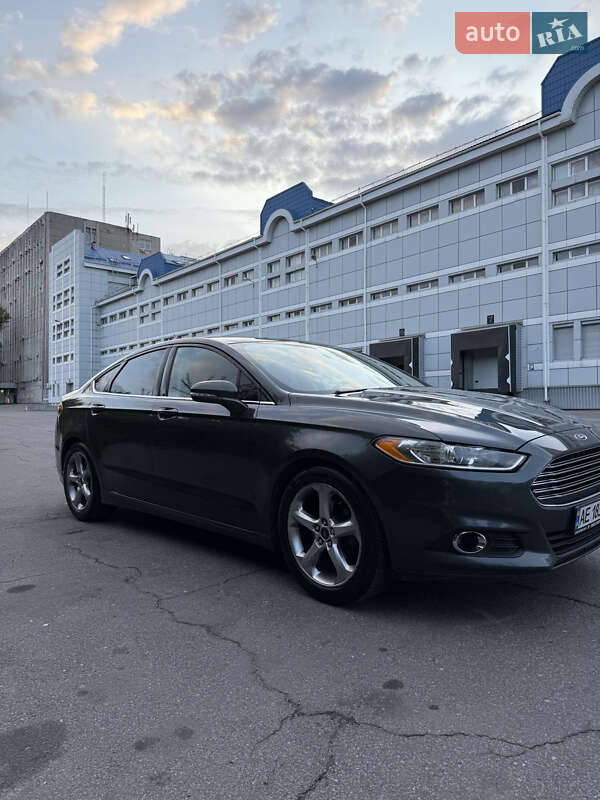 Седан Ford Fusion 2015 в Дніпрі