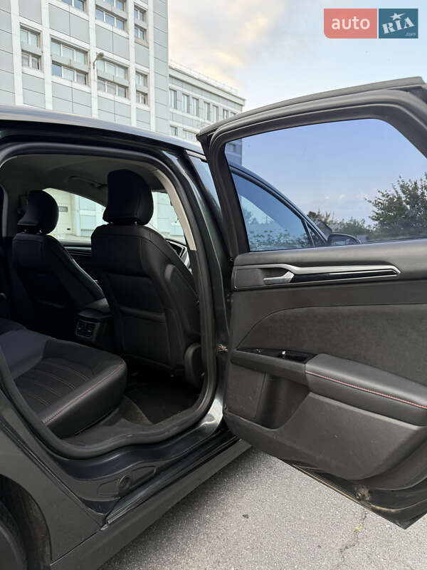 Седан Ford Fusion 2015 в Дніпрі