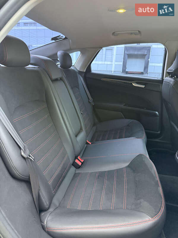 Седан Ford Fusion 2015 в Дніпрі