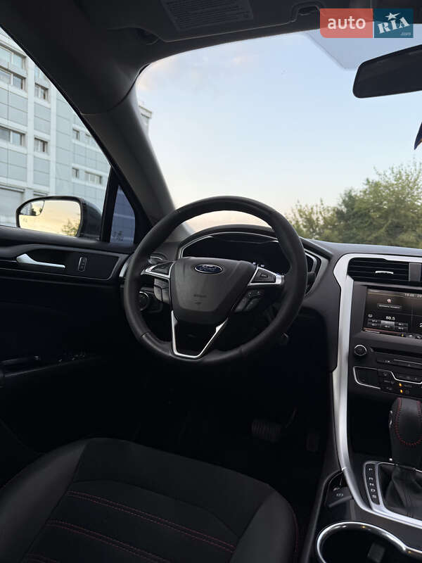 Седан Ford Fusion 2015 в Дніпрі
