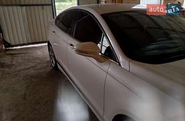 Седан Ford Fusion 2015 в 